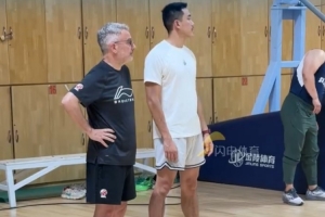 广东铭途vs深圳二零二八直播_黑白雨燕网络直播_更衣室独家爆料