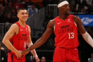 球神直播nba在线直播免费观看山东鲁能_黑白雨燕网络直播_更衣室独家爆料