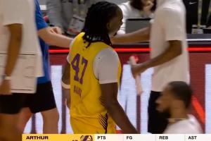 01直播NBA回放_比分文字直播_移动端免下载